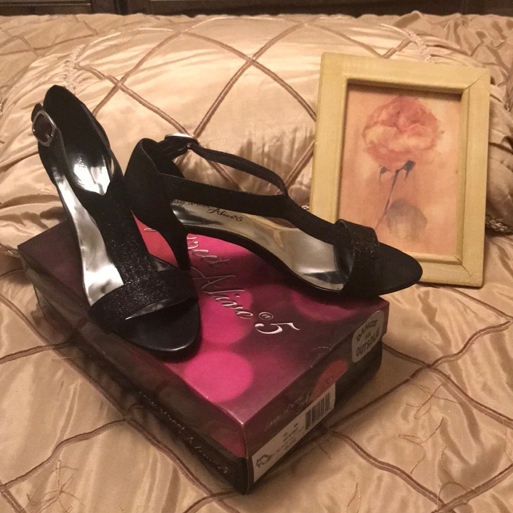 BLACK GLITZ HEELS